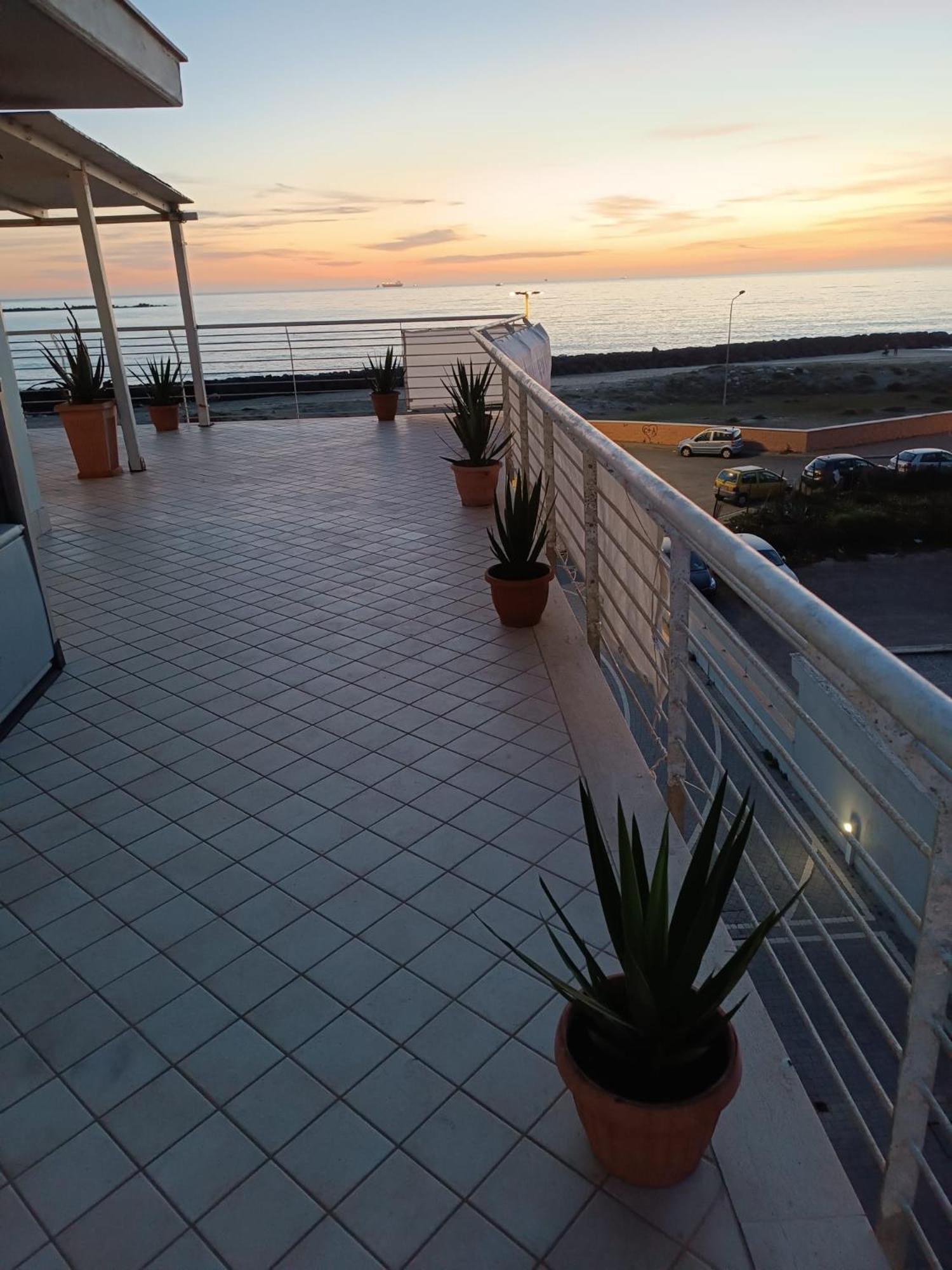 Armareaoverseassuites 1 Fiumicino Extérieur photo